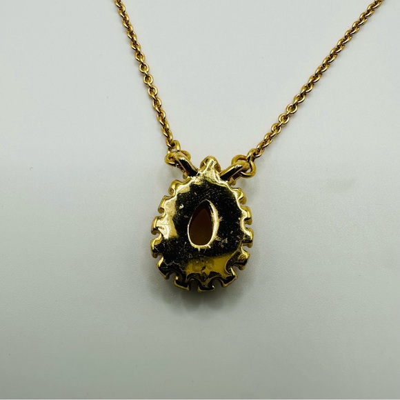 β
Kate Spade New York Gold-Tone Teardrop Crystal Pendant Necklace β
- Picture 10 of 17